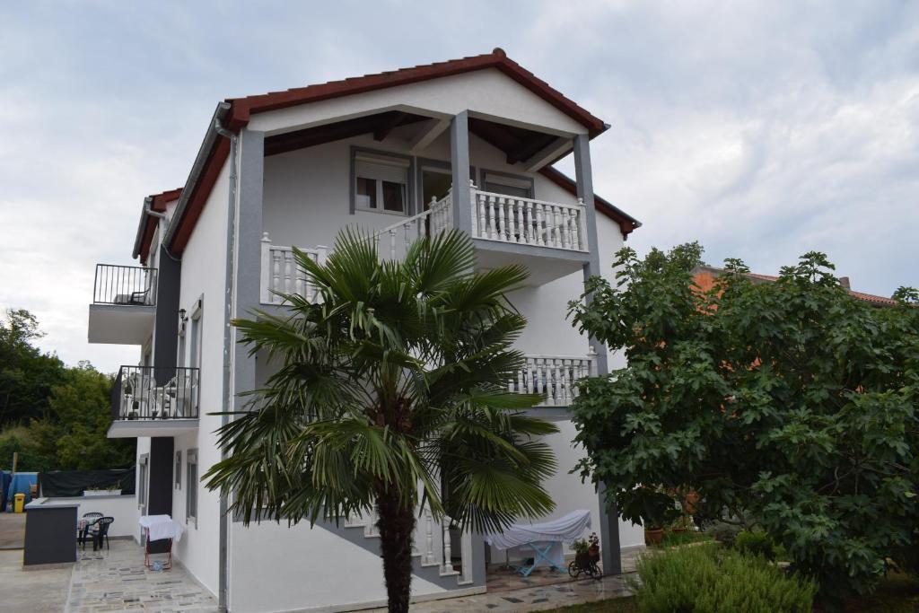 Apartments Malinska-Kajkić Bagian luar foto