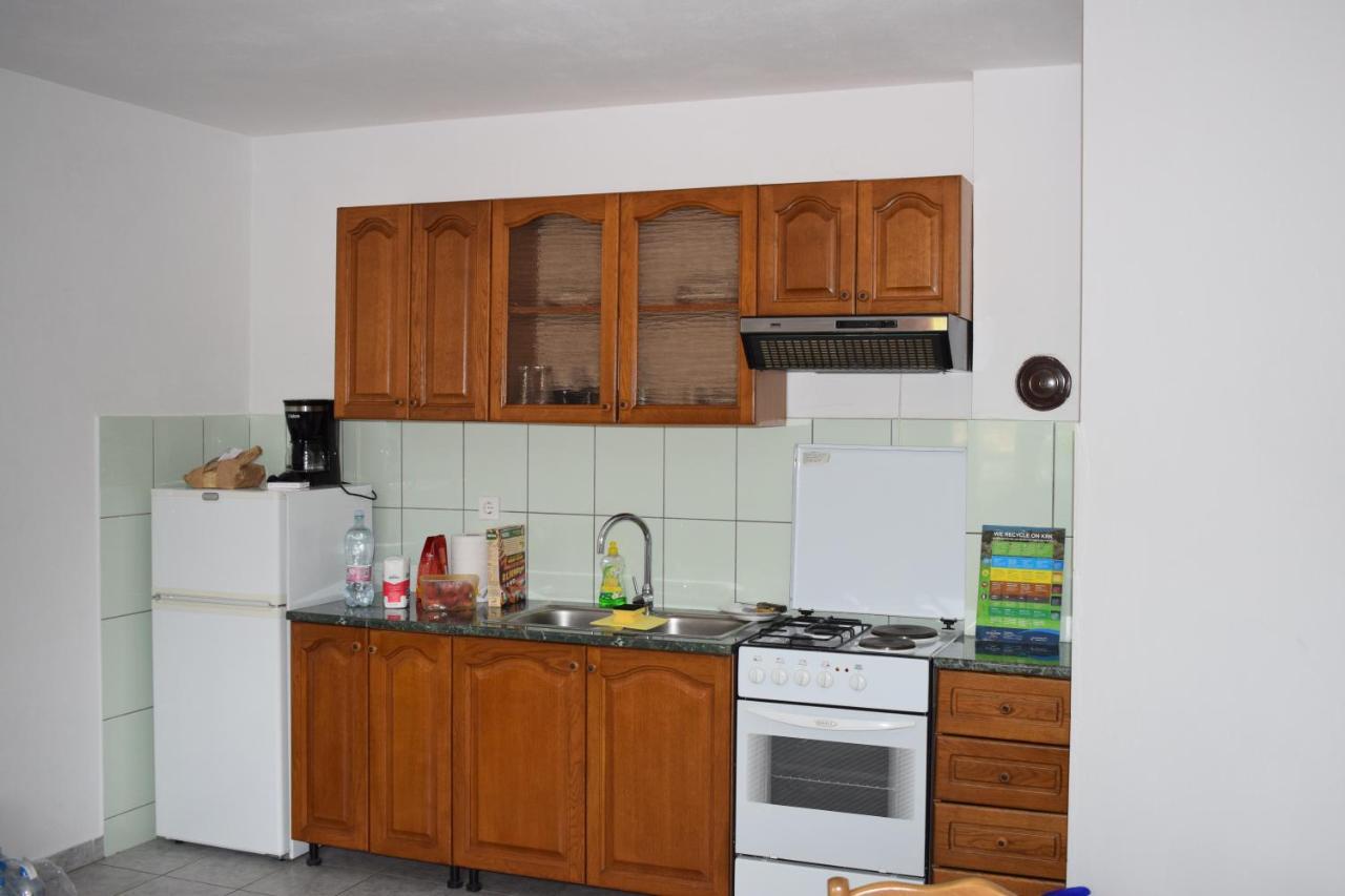 Apartments Malinska-Kajkić Bagian luar foto