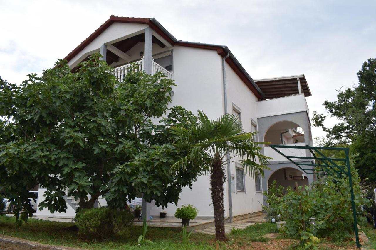 Apartments Malinska-Kajkić Bagian luar foto