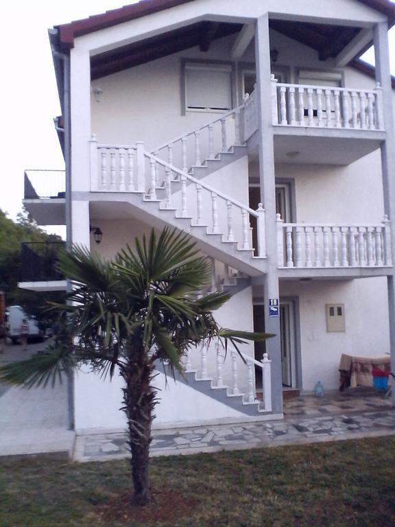 Apartments Malinska-Kajkić Ruang foto